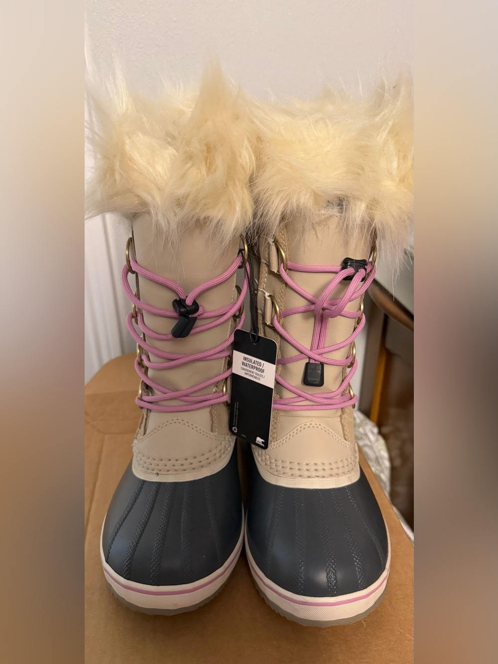 Girls sorel waterproof boots size 4. NWT